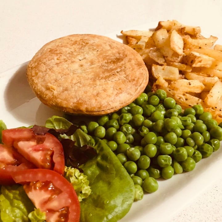 photo of Fry's Family Food 2 Country Mushroom Pies shared by @taz on  21 Apr 2021 - review