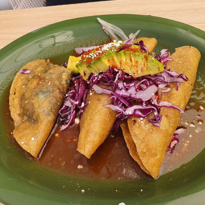 review photo of Buena Vida - Plant Based Bar Tacos Ahogados shared by @mireyusthebear on 01 May 2022 - review
