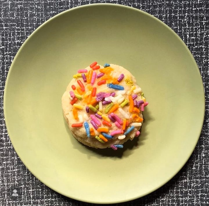 photo of Rainbow Bakery Sprinkle Sugar Cookies shared by @mayabates on  18 Mar 2020 - review