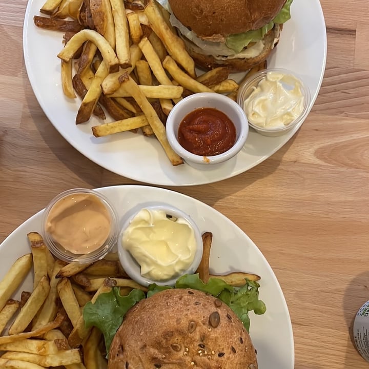 photo of FLIP The Lifter Burger shared by @selinmwagner on  26 Oct 2022 - review