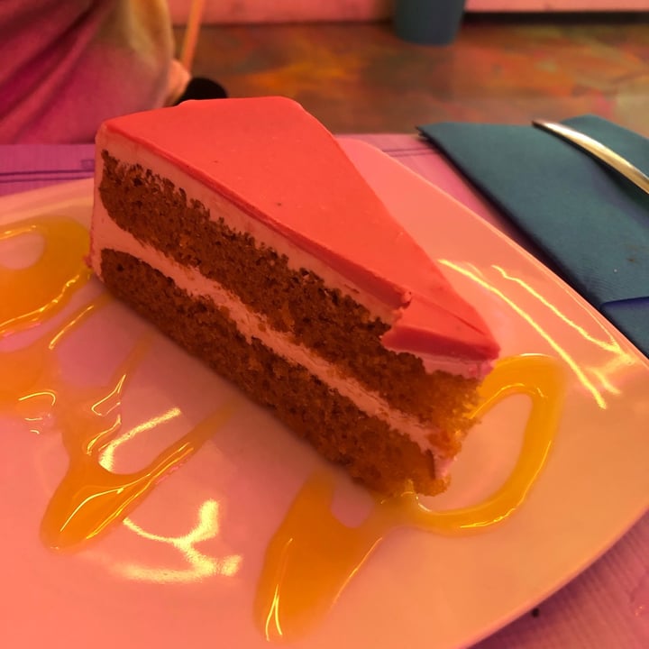 photo of Freedom Cakes CAKE Pantera Rosa shared by @veganningbetter on  17 Jun 2021 - review