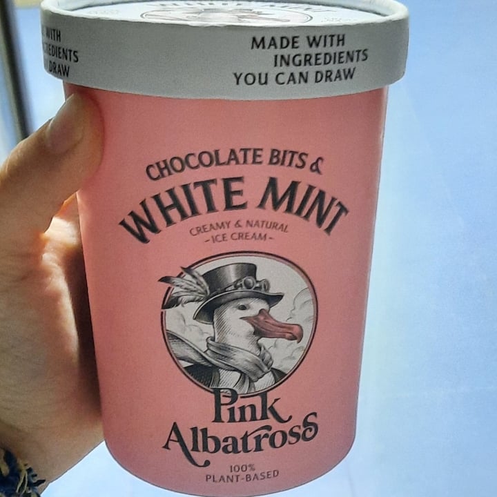 review photo of Pink Albatross Chocolate bits & White Mint shared by @miriam1998 on 26 May 2022 - review