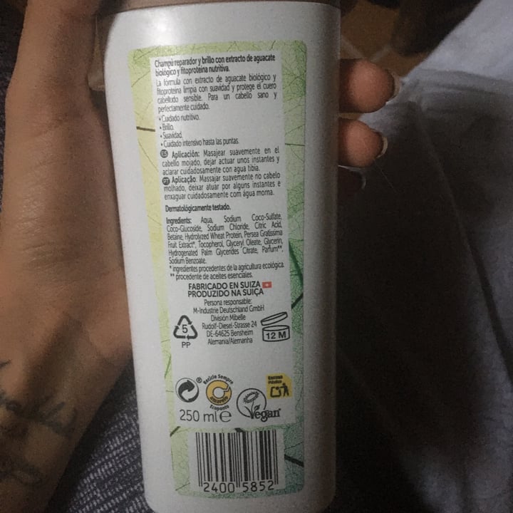 review photo of Biocura Champú Reparador y Brillo shared by @lauramartin on 21 Aug 2022 - review