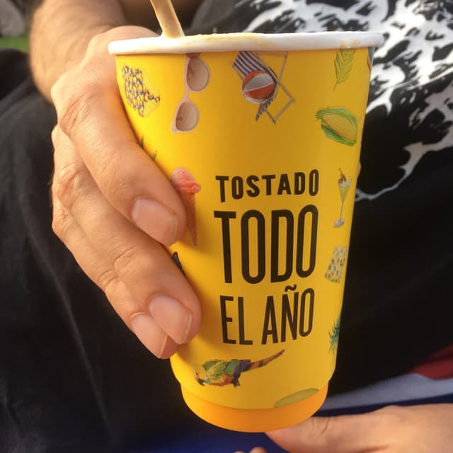 菜肴“Lagrima con leche de almendras”的照片