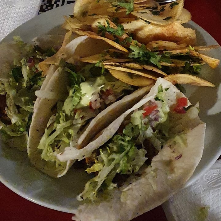 review photo of El Banco Rojo Tacos veganos shared by @cintiabowie on 26 Dec 2022 - review