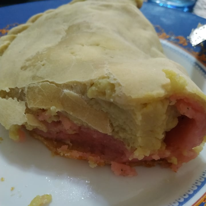 photo of Morfando vegan Calzone relleno de j&q shared by @melicarucci on  13 Aug 2021 - review