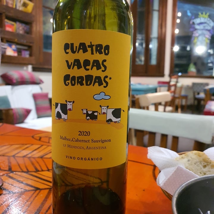 review photo of Cuatro vacas gordas Vino Malbec shared by @ornellabelen on 11 Apr 2021 - review