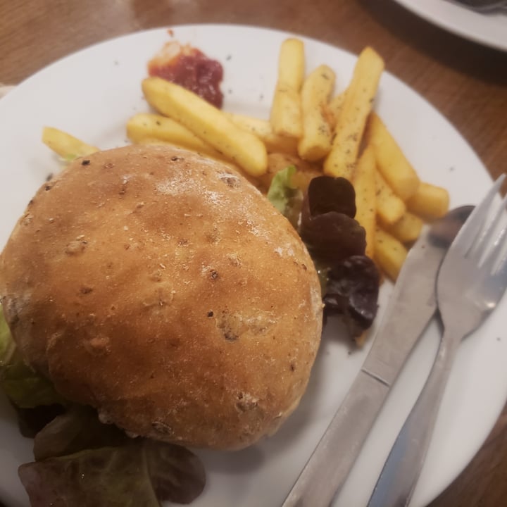 photo of Cafe Kino Classic Bean Burger shared by @natalya05 on  13 Dec 2022 - review