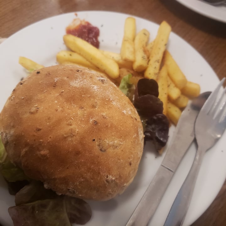 review photo of Cafe Kino Classic Bean Burger shared by @natalya05 on 13 Dec 2022 - review