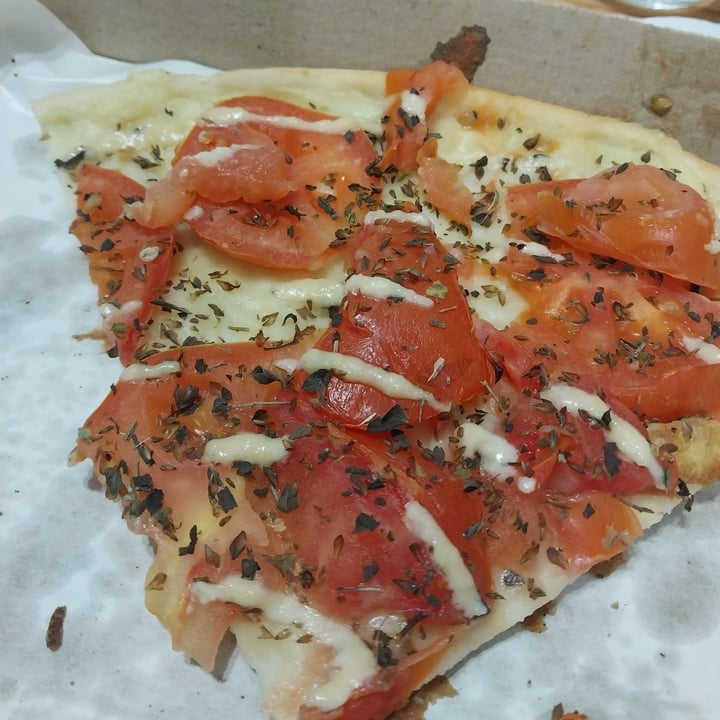 photo of Pizza Vegana Pizza Vegalitana shared by @tales on  15 Aug 2022 - review
