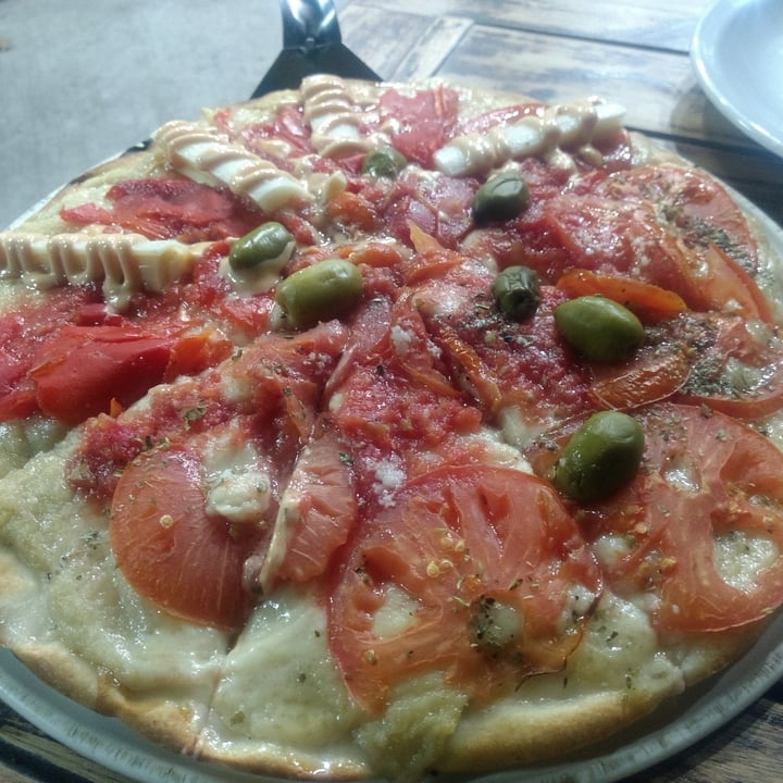 review photo of Pizzas y Empanadas IL Giardino De Devoto Pizza Napolitana shared by @barilocheveg on 05 Jun 2020 - review