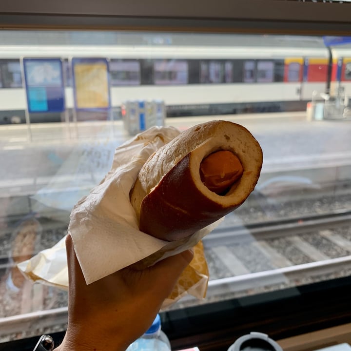 photo of Brezelkönig Vegan Hot Dog shared by @heruvimdi on  01 Sep 2022 - review