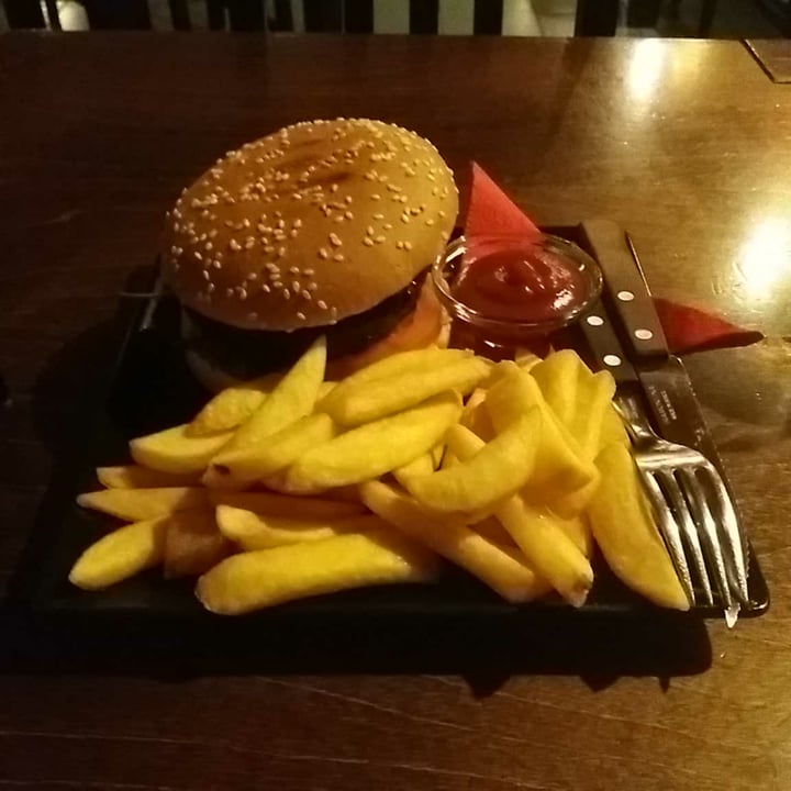 review photo of Illegaard Suitsune Veganburger shared by @ilkkan84 on 26 Nov 2020 - review
