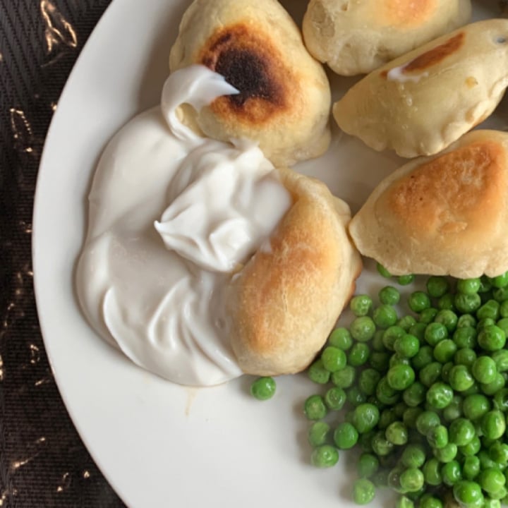 review photo of Flavours Kitchen Vegan Spicy Sriracha Perogies shared by @novamercury on 18 Jul 2022 - review