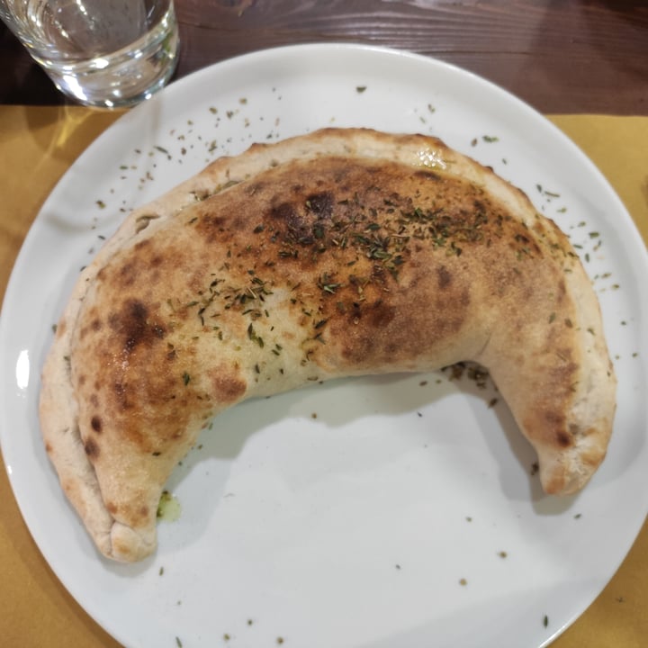 photo of Pota la Pizza Caionvico Calzone vegano buono shared by @leeo91 on  12 Dec 2021 - review