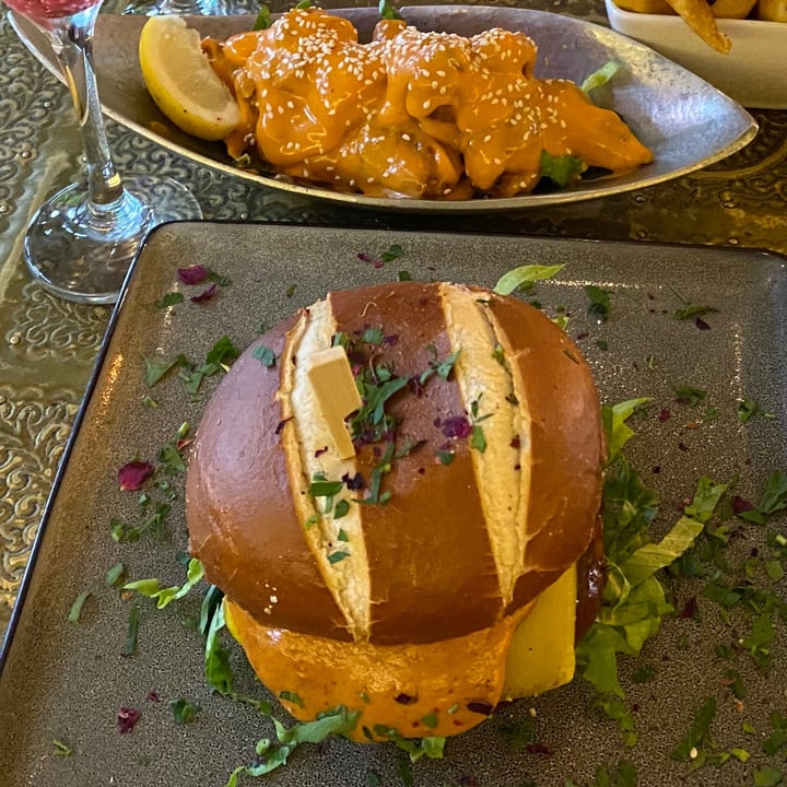 photo of Comptoir V Magic Mushroom Burger shared by @devang on  24 May 2021 - review