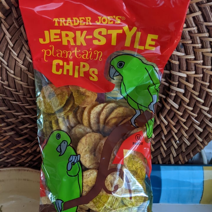 photo of Trader Joe's Trader Joe's Jerk-Style Plantain Chips shared by @oolaf-13 on  18 Dec 2022 - review