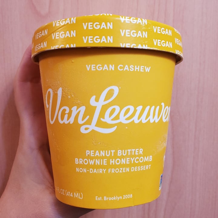 photo of Van Leeuwen Vegan Peanut Butter Brownie Honeycomb shared by @klarina on  23 Jun 2022 - review