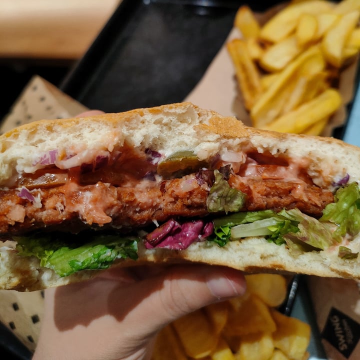 review photo of Swing Kitchen Chili Burger shared by @fraformi on 01 Apr 2022 - review