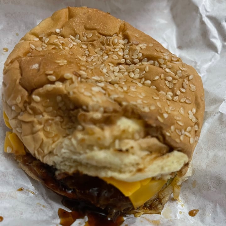 photo of VeGreen Burger Philly Cheesesteak shared by @courtlynn on  31 Aug 2021 - review