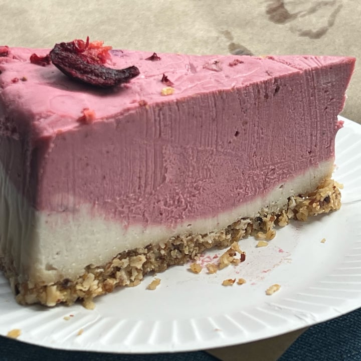 review photo of Rosetta Cafe Strawberry 🍓 cheesecake 🍰 shared by @madmike on 17 Apr 2022 - review