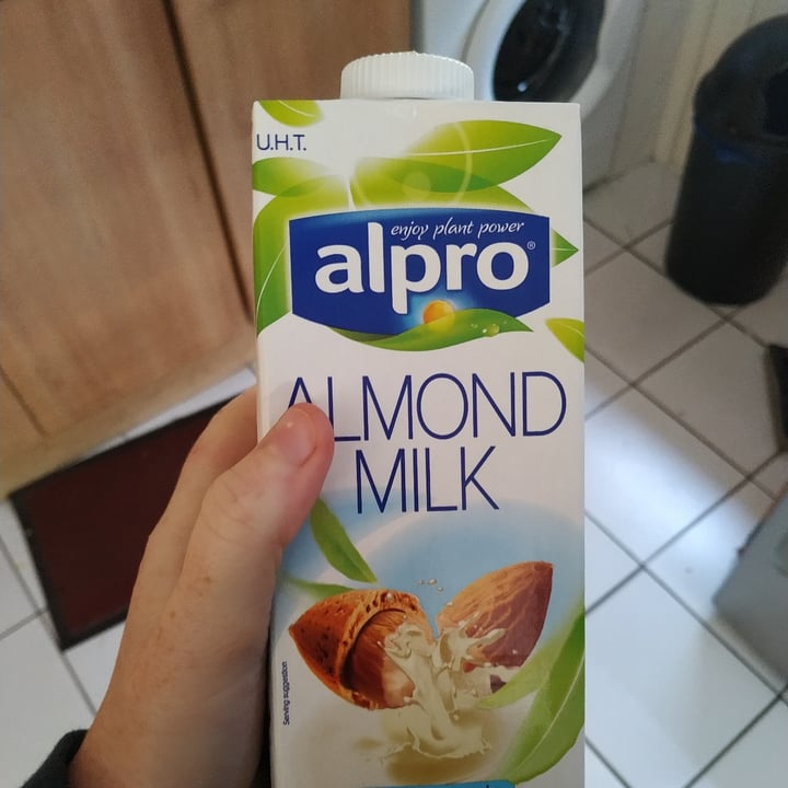 photo of Alpro Unsweetened Almond Milk Roasted shared by @tamaranne on  17 Aug 2020 - review