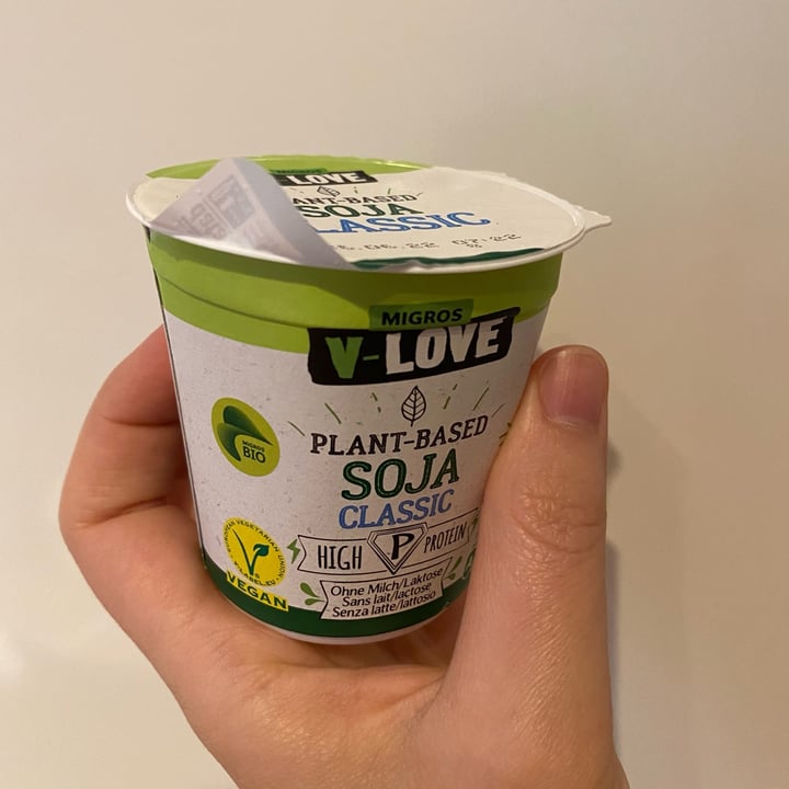 photo of Migros V-Love Plant Based Soja shared by @mariantoniietta on  07 Jun 2022 - review