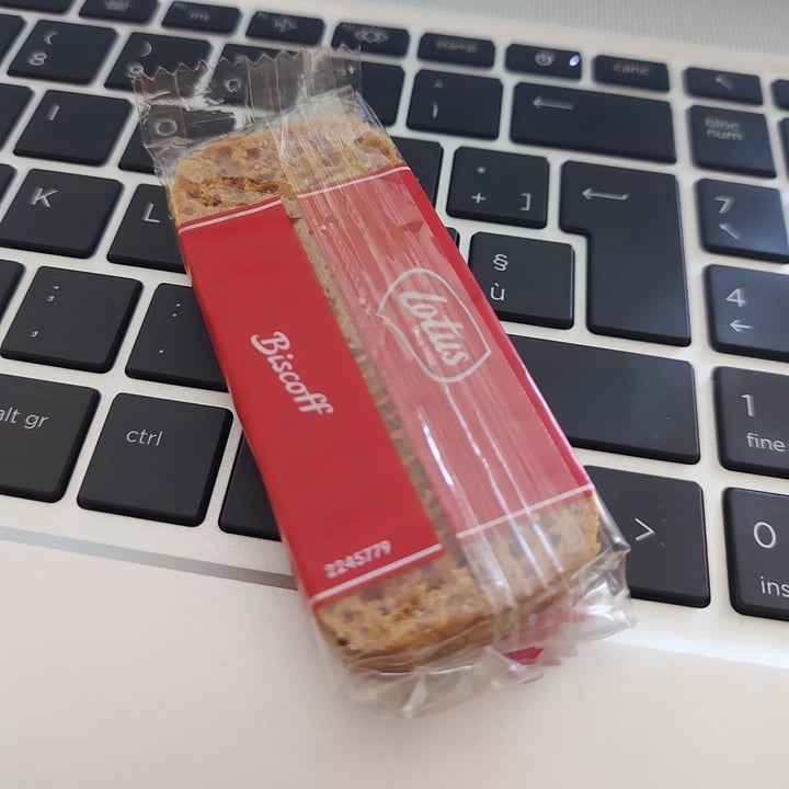 review photo of Lotus Biscoff Lotus Biscoff Original Cookies shared by @silviaiaia2701 on 13 Jul 2022 - review