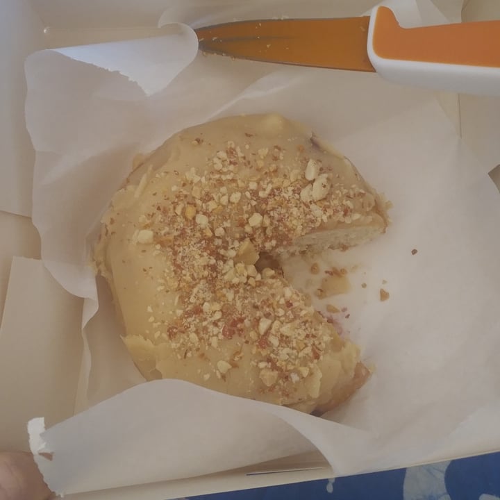 photo of Delish Vegan Doughnuts Peanut butter Jelly shared by @geranio on  18 Oct 2020 - review