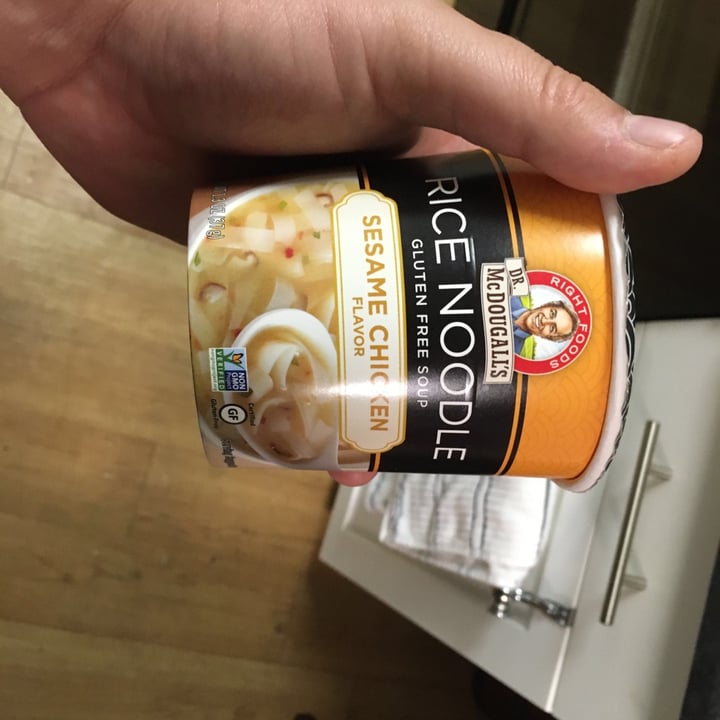 review photo of Dr McDougall's Right Foods Rice Noodle Sesame Chicken Flavor shared by @veganconnesuire on 09 Sep 2020 - review