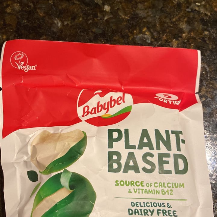 photo of Babybel Plant-Based Plant-Based Cheese Alternative shared by @elcar on  16 Oct 2022 - review