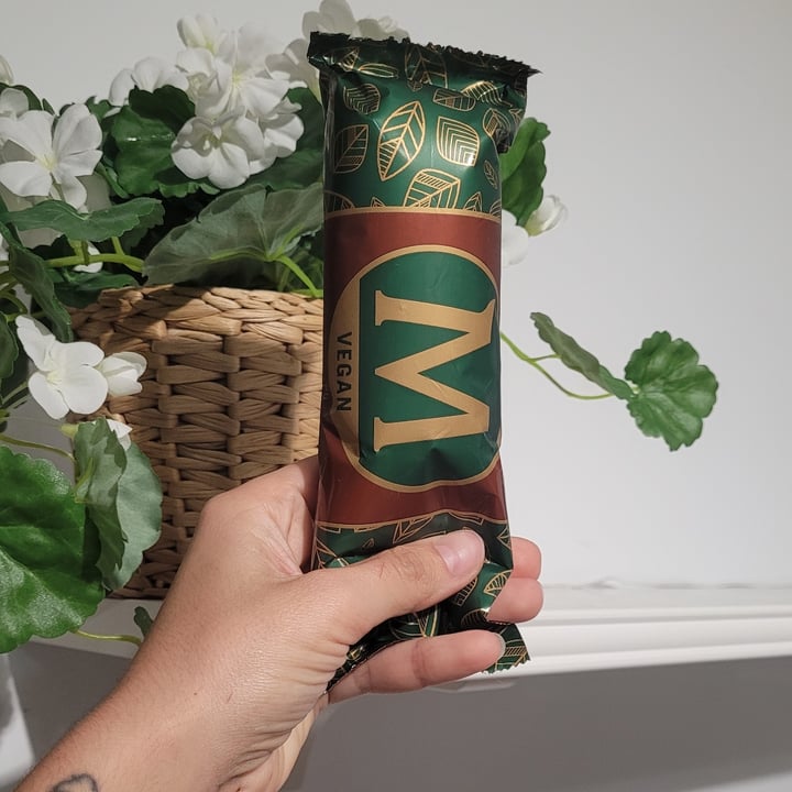 photo of Magnum Magnum Vegan Almond shared by @ruth17 on  18 Apr 2022 - review