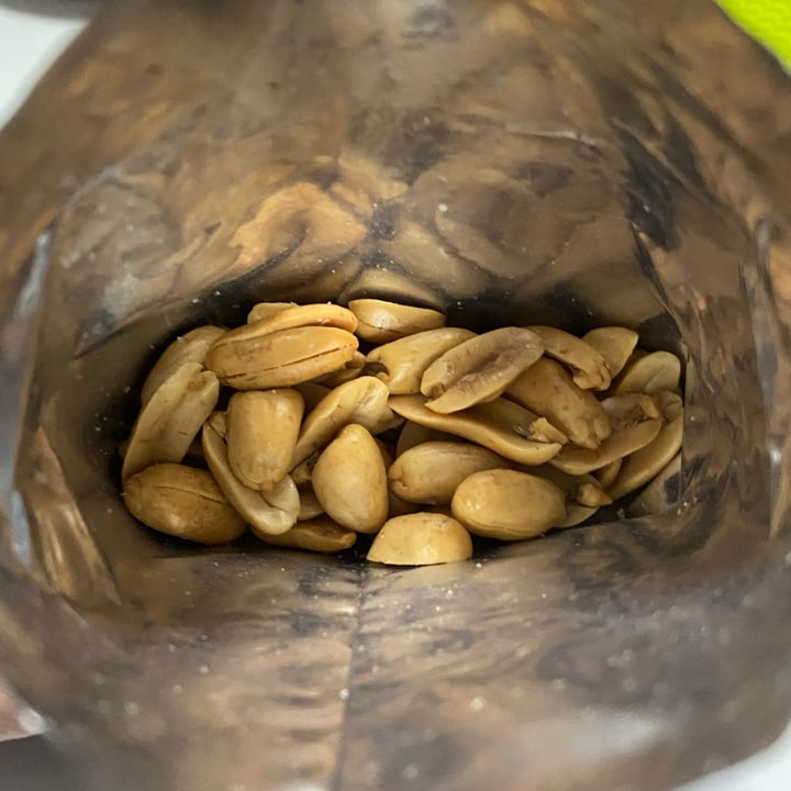 review photo of Camel Roasted Salted Peanuts shared by @mycat on 22 Aug 2022 - review