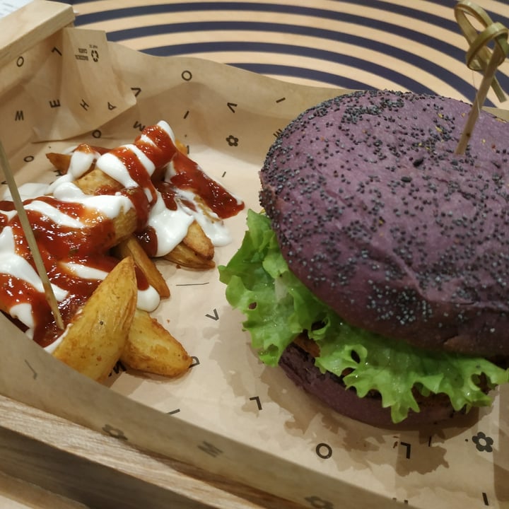 photo of Flower Burger Flower burger shared by @elenagobbo on  30 Nov 2021 - review