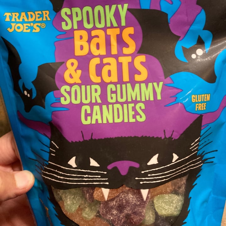 photo of Trader Joe's Spooky Bats & Cats Sour Gummy Candies shared by @compassionatekisses on  11 Oct 2021 - review