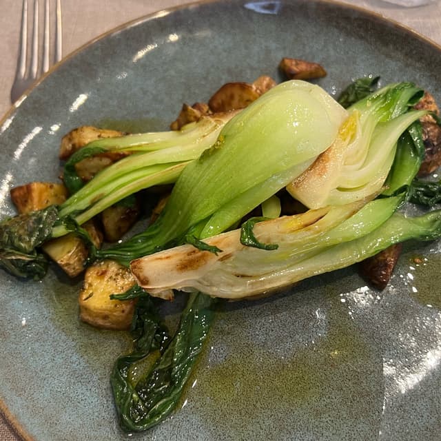 Foto del piatto “pak-choi su patate speziate”