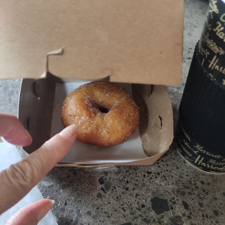 photo of Dough Darlings Seminyak Cinnamon Sugar Vegan Donut shared by @stefietokee on  23 Jun 2022 - review