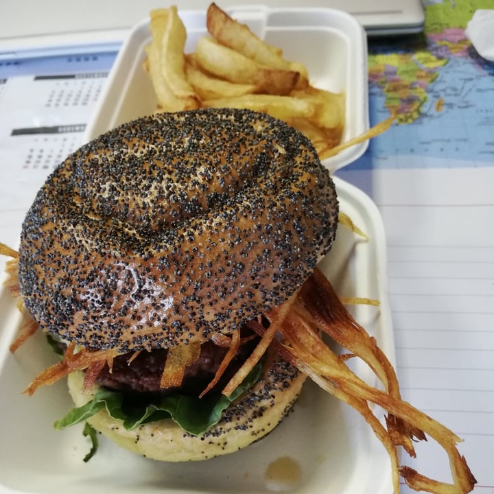 photo of Doppio Zero Bryanston Beyond burger shared by @natasha1912 on  17 Dec 2020 - review