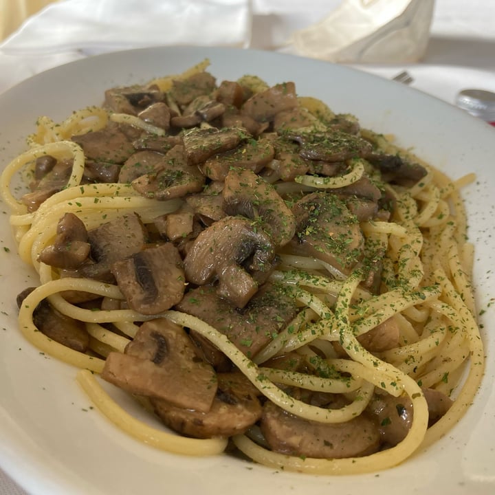 photo of Ristorante La Grigliata spaghetti ai funghi shared by @simonescampoli on  13 Dec 2021 - review