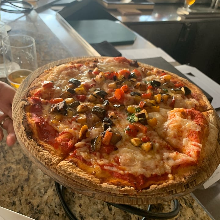 review photo of Four Seasons Resort Maui at Wailea Vegan Pizza shared by @klindvall on 19 Dec 2021 - review