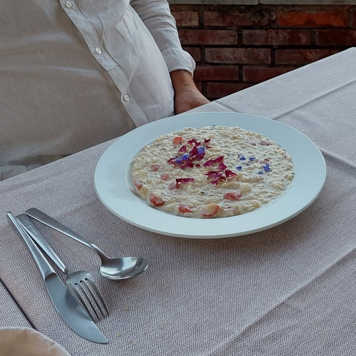 photo of Al Tiglio cucina naturale / Ristorante Veg Risotto alle fragole shared by @anini on  21 Aug 2022 - review