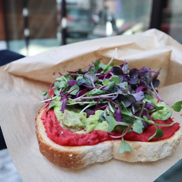 photo of The Little Kitchen Avocado love toast shared by @lizmaselli on  30 Jan 2022 - review