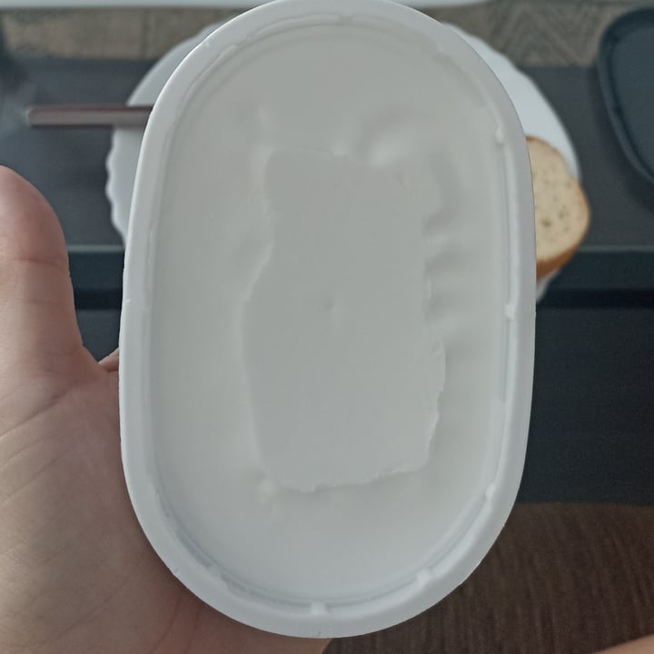 review photo of Violife Queso Untable Cremoso sabor Original shared by @ineroux on 21 Nov 2022 - review