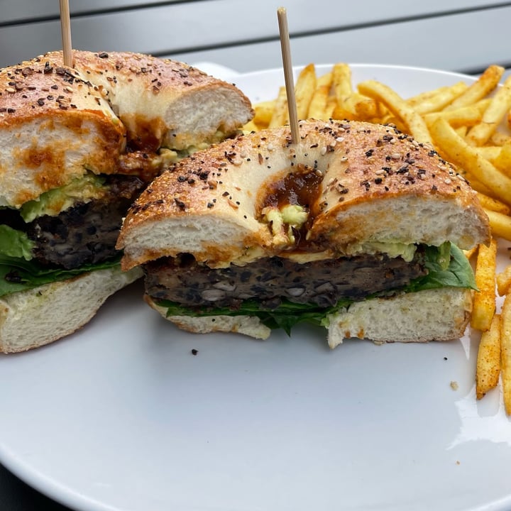 photo of River & Rail Cafe Cajun Black Bean Burger shared by @koops17 on  28 Sep 2021 - review