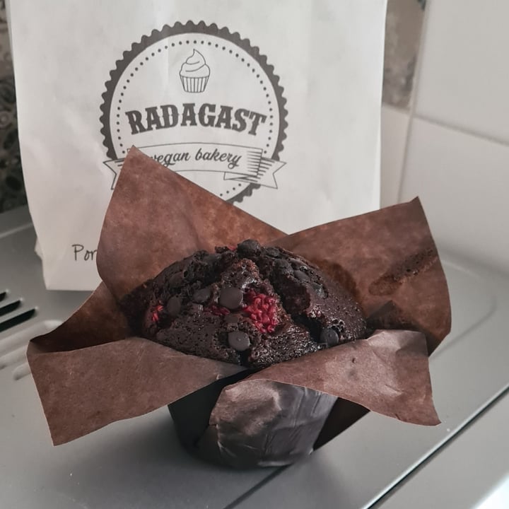 photo of Radagast Vegan Bakery Muffin Cioccolato E Lamponi shared by @martaeffe on  11 Feb 2022 - review
