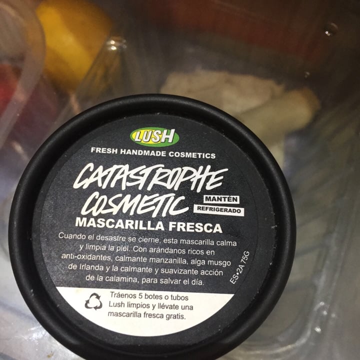 review photo of LUSH Fresh Handmade Cosmetics Mascarilla Fresca shared by @sfernandezvar on 16 Apr 2020 - review