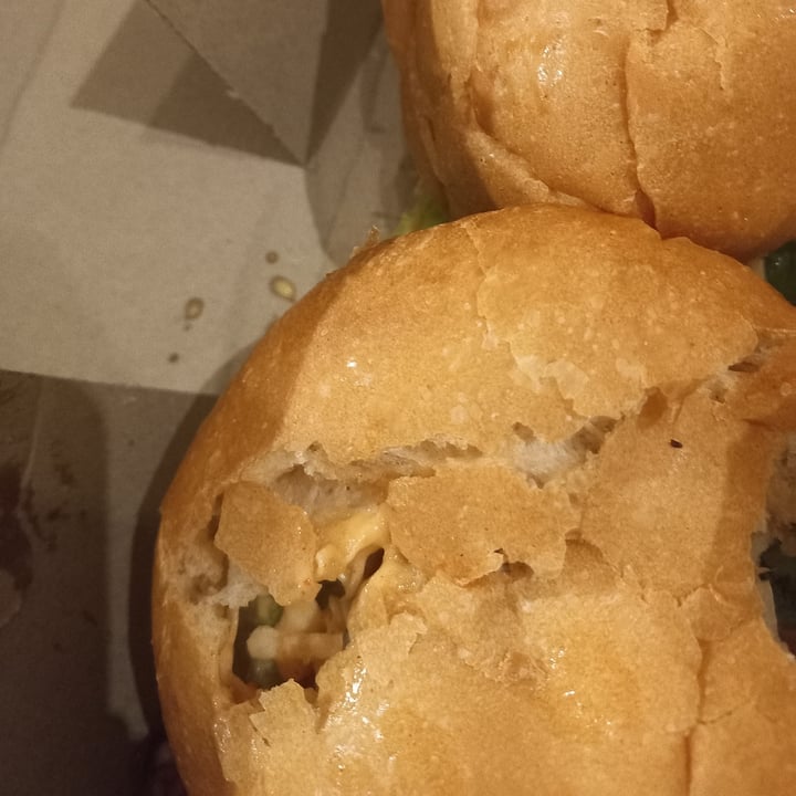 photo of The Vegan Chef Sandton Crispy chick burger shared by @vickysveganry on  05 Mar 2022 - review