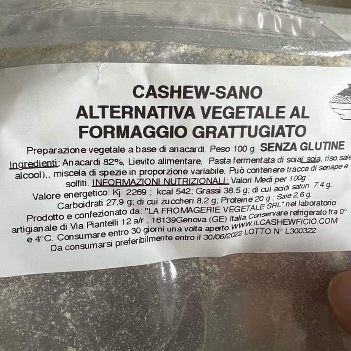 photo of Il CashewFicio Alternativ a vegetale al Formaggio Grattugiato shared by @annaberardengo on  30 Apr 2022 - review