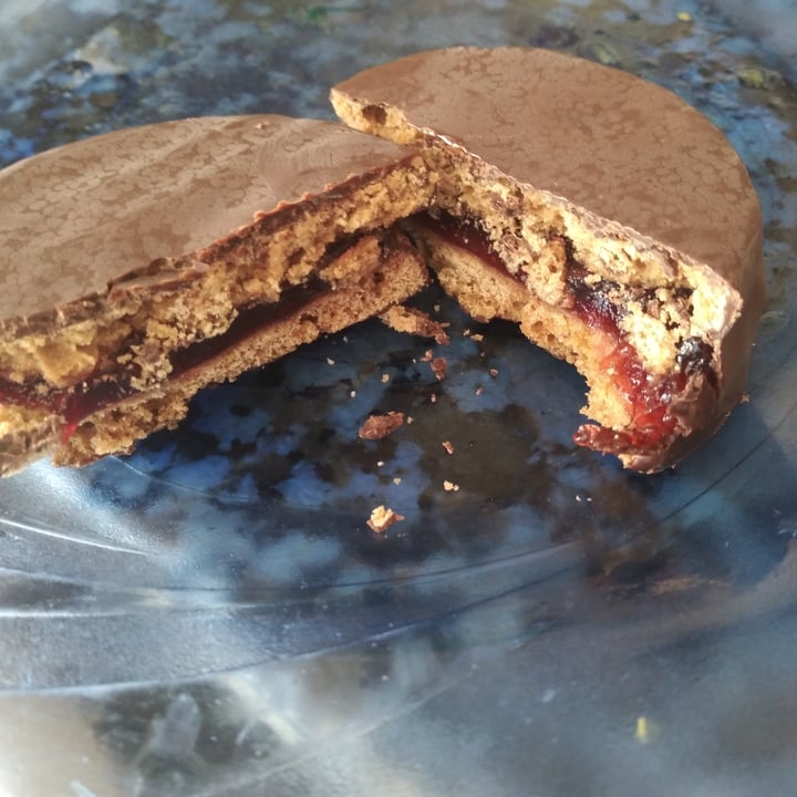 review photo of Cometa Alfajor De Frutos Rojos shared by @morel92 on 15 Sep 2022 - review