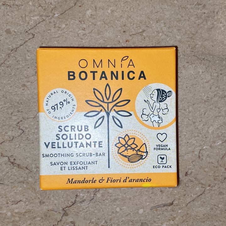 review photo of Omnia Botanica Scrub Solido Vellutante Mandorle e Fiori d'Arancio shared by @aleles on 11 Jan 2022 - review